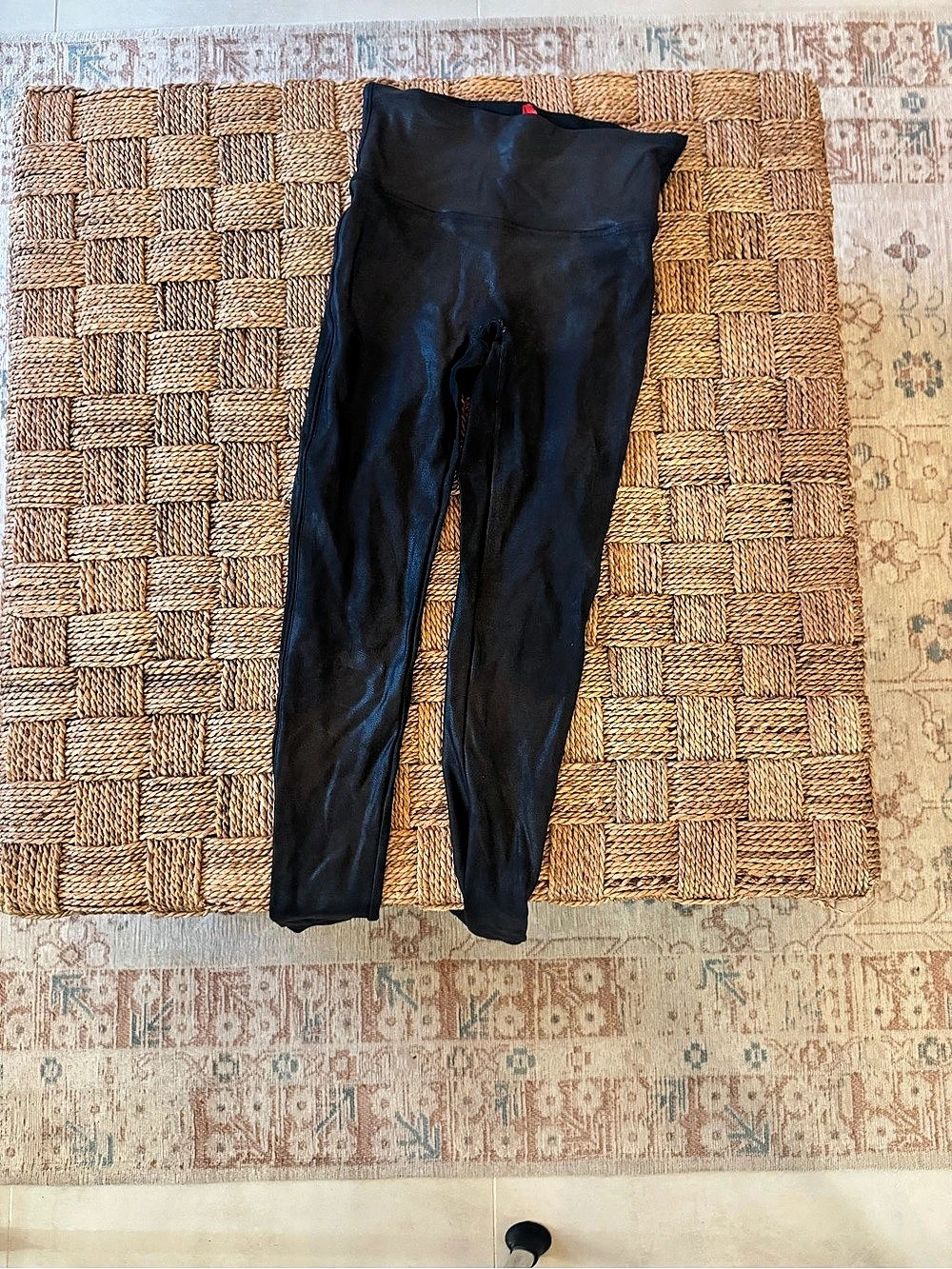 SPANX Faux Leather Leggings Black. Size medium